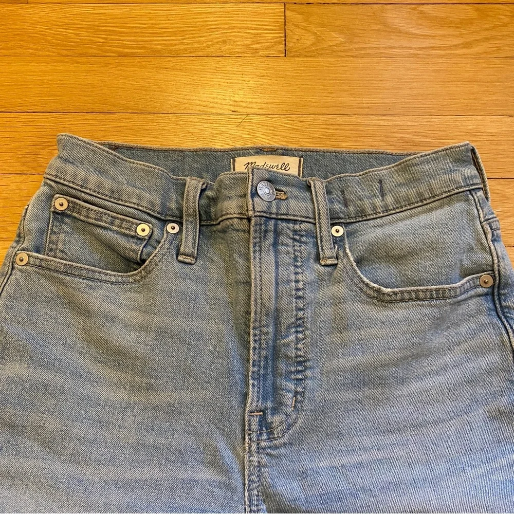 Madewell • Raw Hem Lightwash Jean - Picture 12 of 16